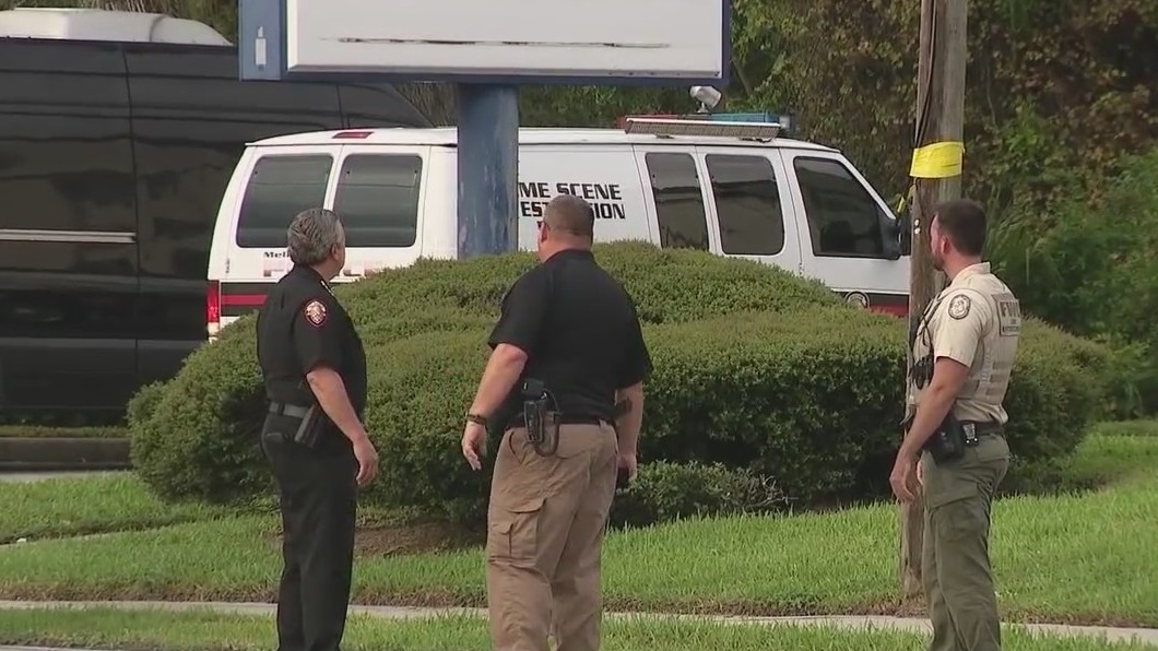 Florida man thought police were "Mexican Cartel" members before he shot officer in chest